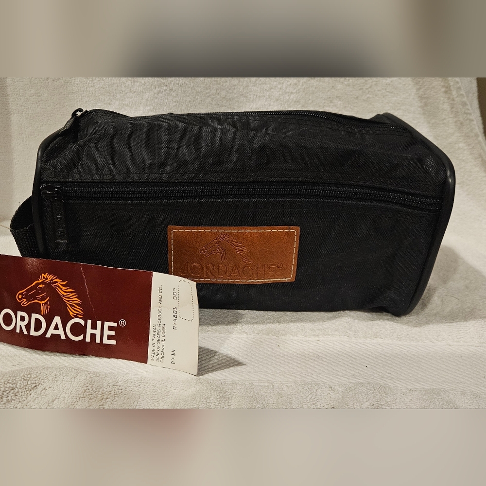 VINTAGE JORDACHE TOILETRY TRAVEL BAG